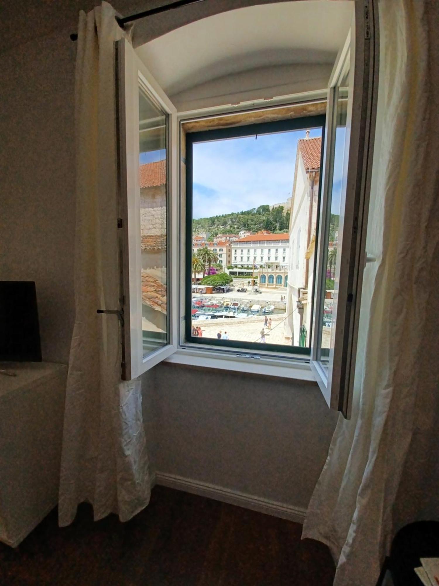 Apartment Lilly With Amazing City View Hvar Town Exterior photo